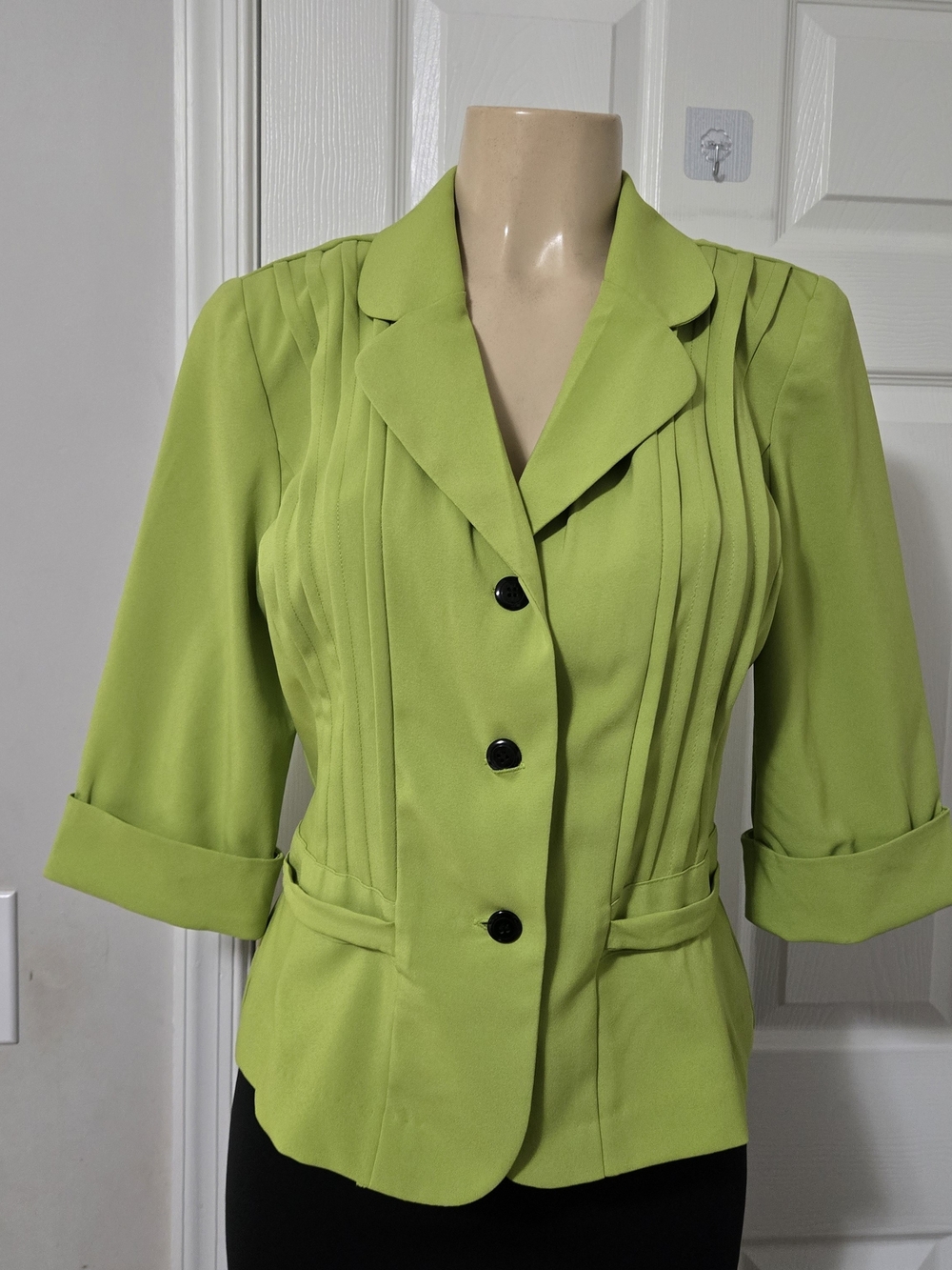 Tailored Lime Green Women's Pleated Blazer Jacket